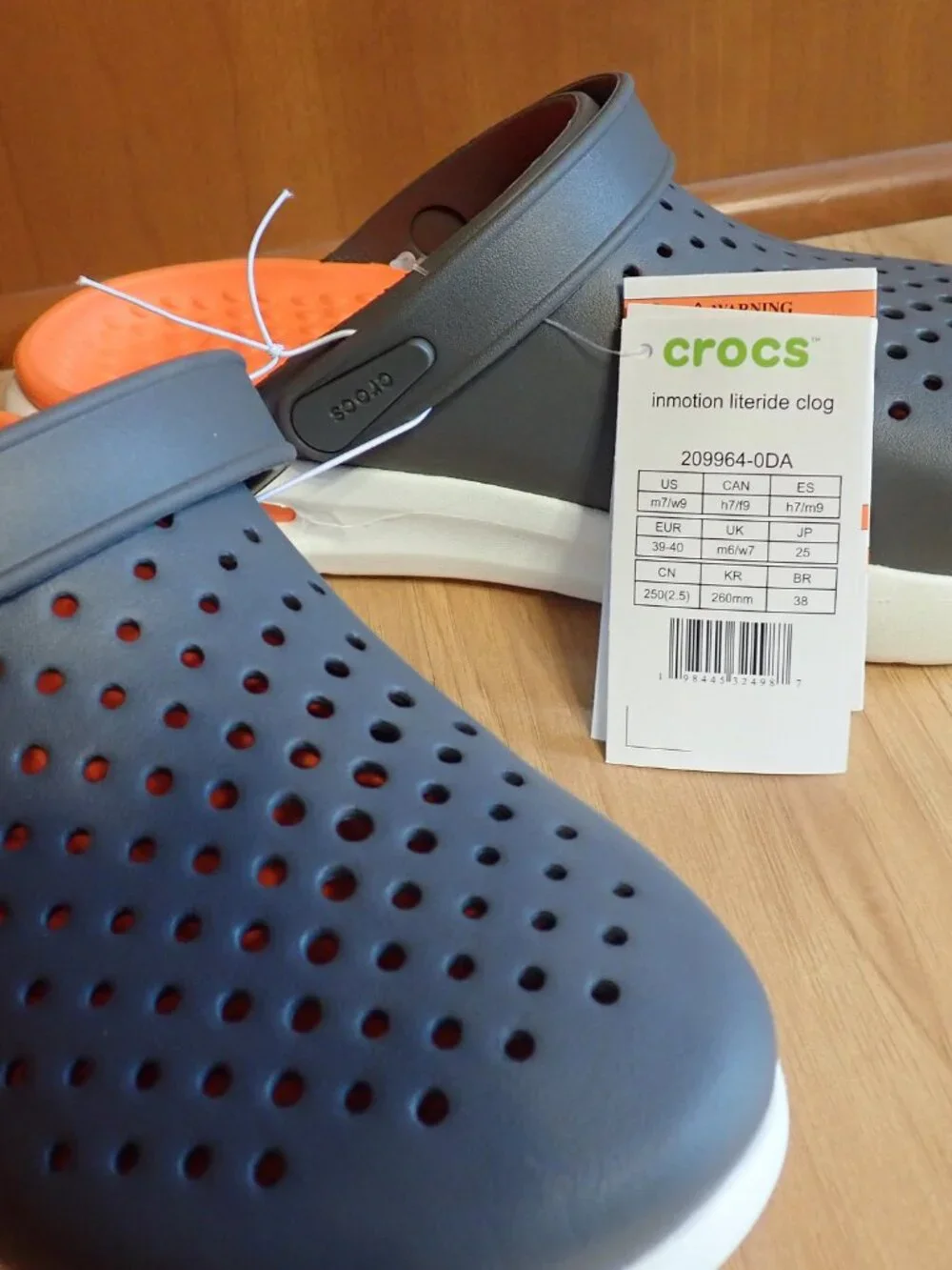 CROCS Men’s InMotion LiteRide Gray and Orange Clog Sandals Size 7 Milos Tanasic | Pre- and post-workout comfort? Check  main image 4